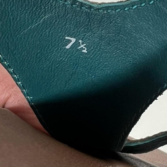 ROAN by Bed Stu Distressed Silver Sandals with leather sole Size 7 1/2 - Picture 9 of 9